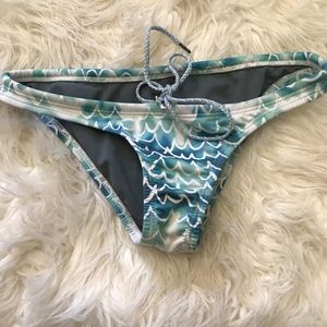 Jolyn wavy bottoms